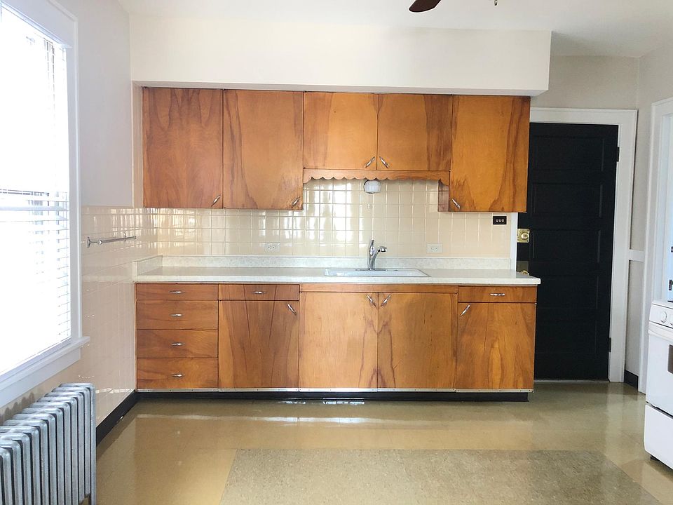 1st image of 2851 N Fratney St #3