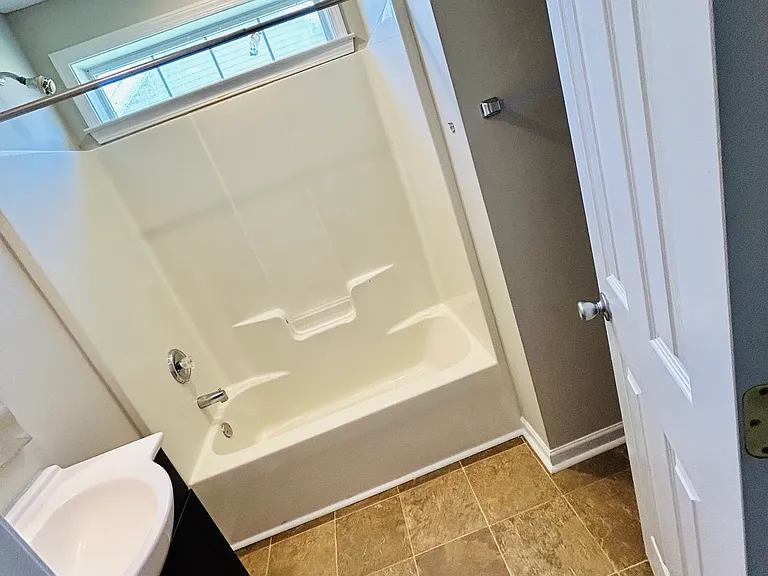205 Kentshire Ln — Photo 11