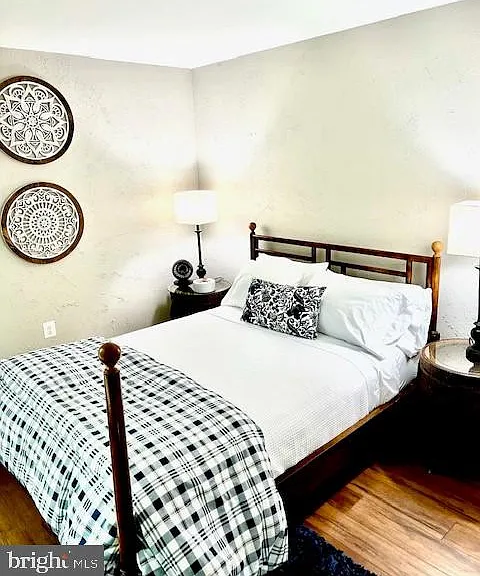 923 Breakwater Dr — Photo 3