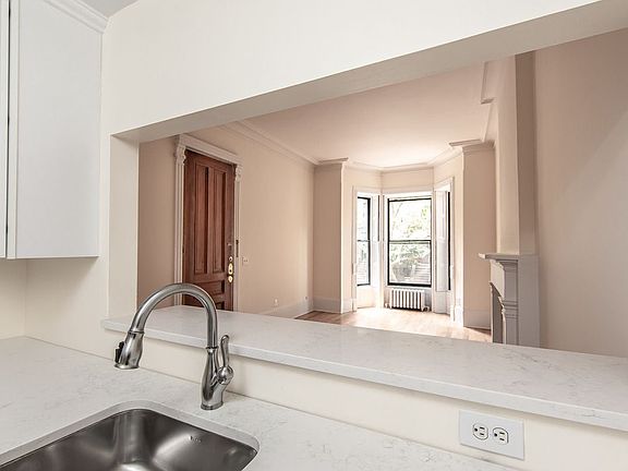 3rd image of 245 Garfield Pl APT 2