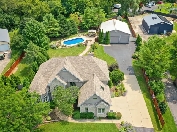 35161 N Indian Trl, Ingleside, IL 60041