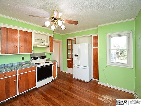 5th image of 6002 W Adams St