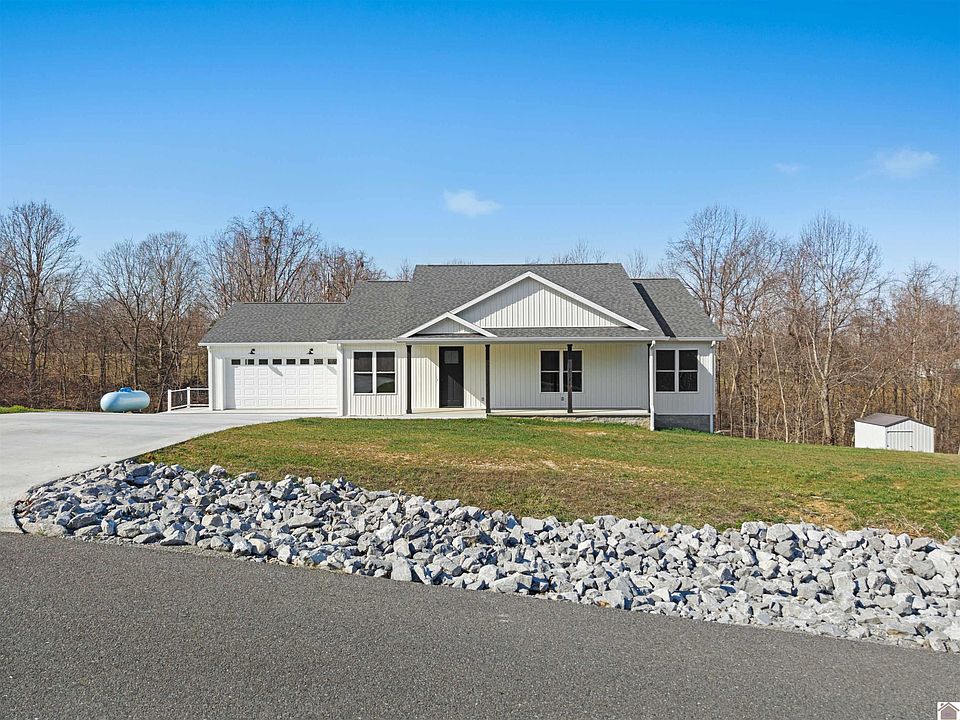 1st image of 209 Corinne Dr