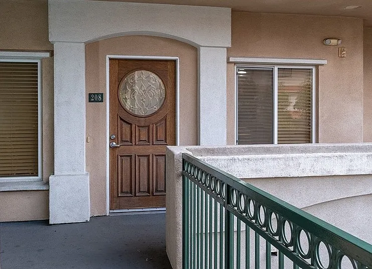 1 bed, 708 sqft, $2,100 — Photo 2