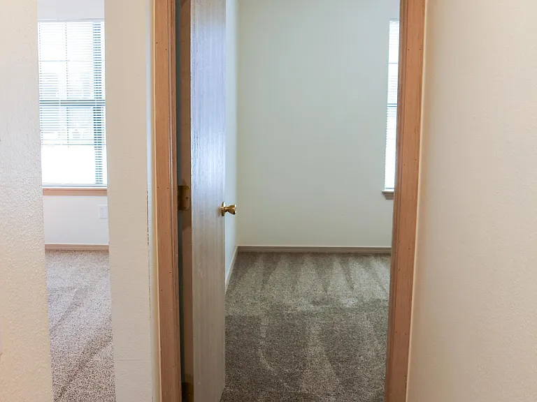 1340 N Oakland Ave #8 — Photo 10