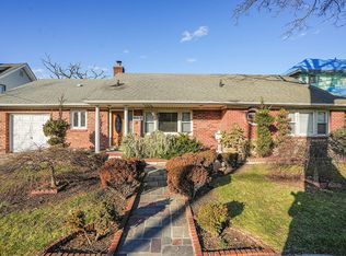 15511 14th Ave, Whitestone, NY 11357