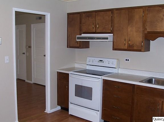 Home for Sale in Quincy, IL $65,000