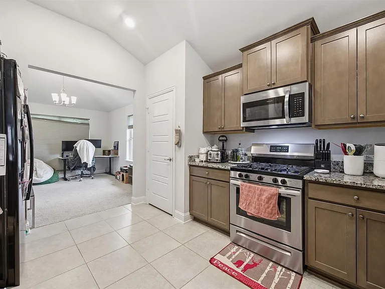 490 Terra Vista Cir — Photo 6