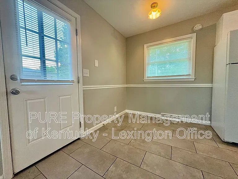 328 Harvard Dr — Photo 12