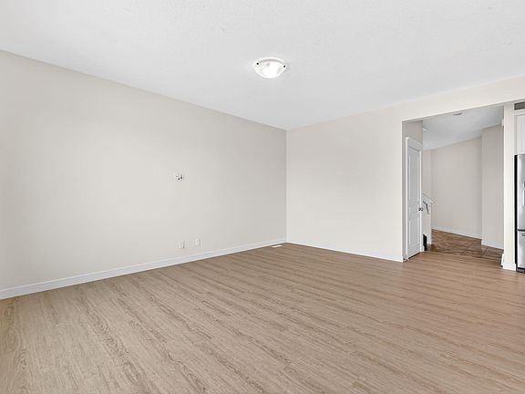 5th image of 123 Evanscrest Way NW