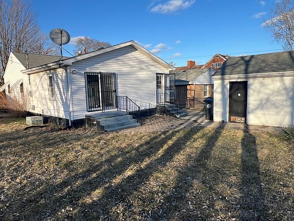 4th image of 4526 Dayview Ave
