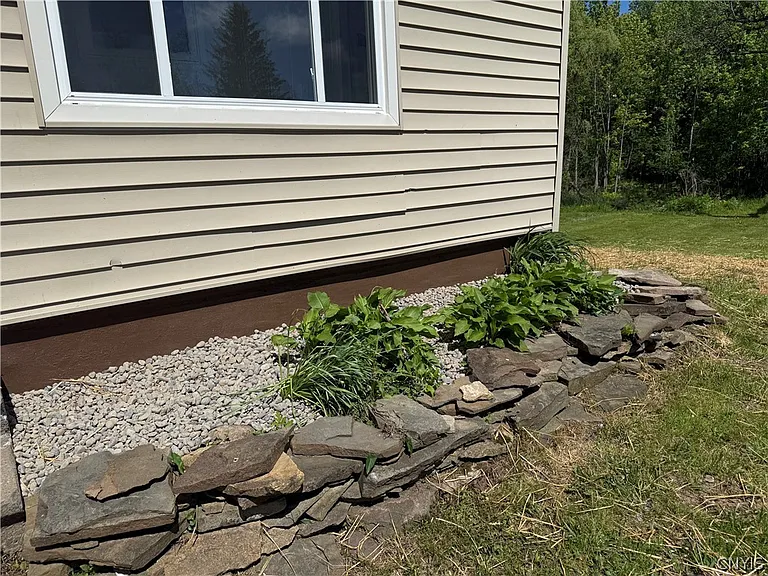 6637 Dix Rd — Photo 4