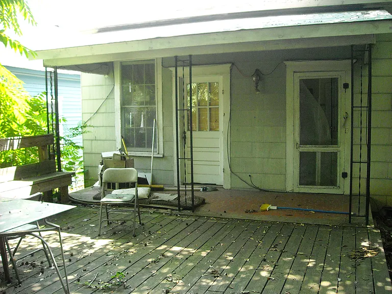 1044 State St NW — Photo 2
