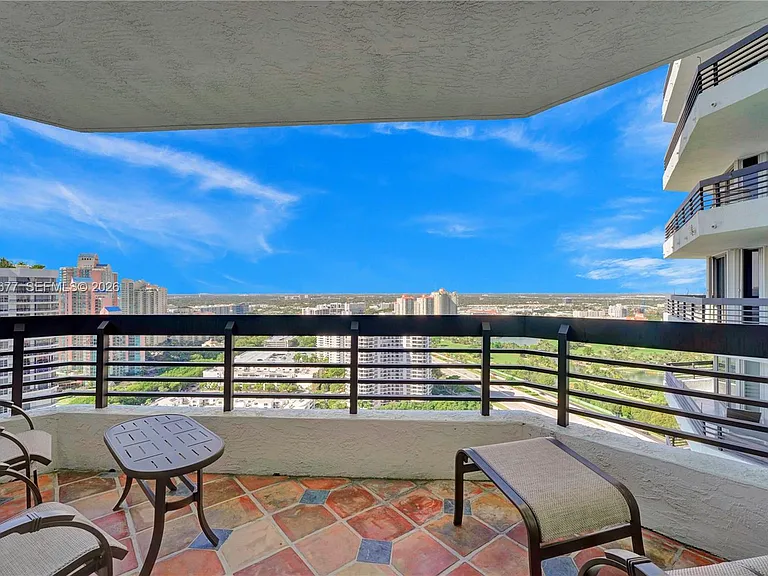 3500 Mystic Pointe Dr #3302 — Photo 14
