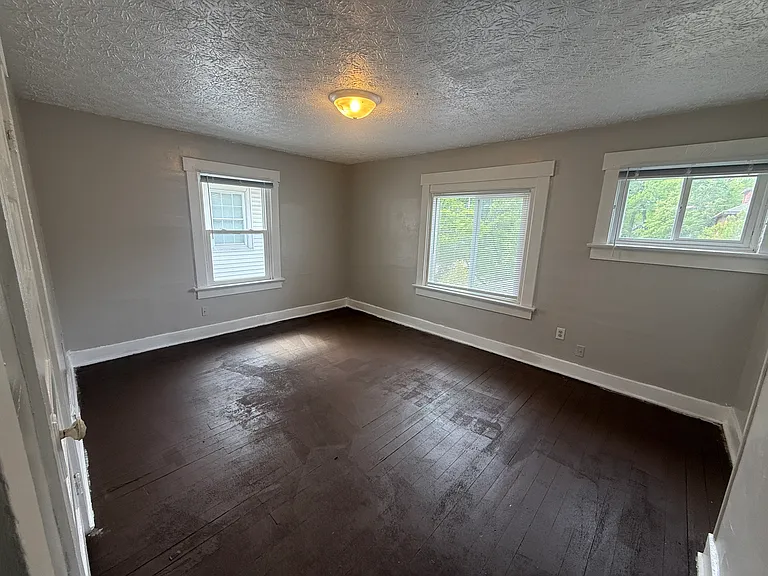 412 Neal Ave — Photo 9