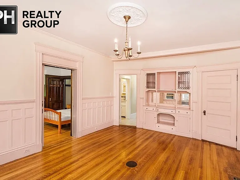 161 Walnut St #1 — Photo 7