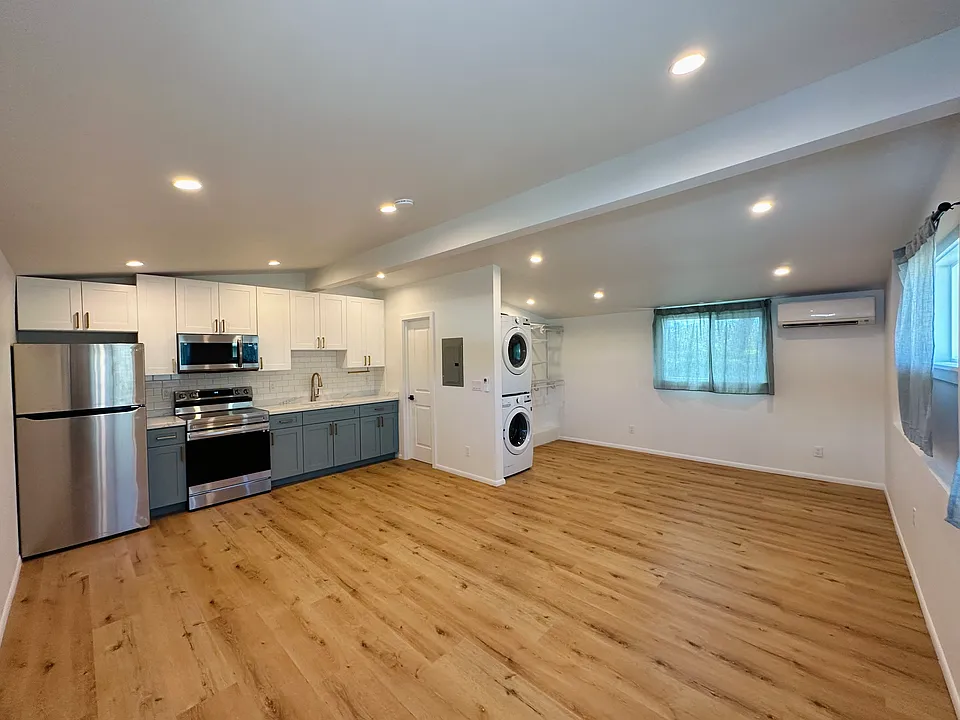 624 Pauku St