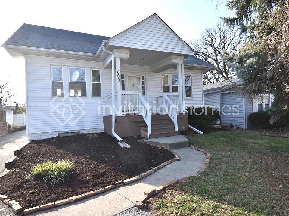 1st image of 600 W 3rd St