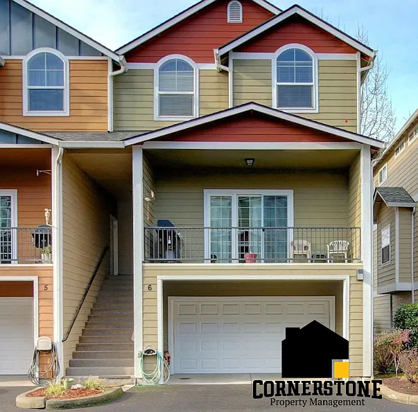 569, ID # 411 Berrydale Avenue Unit 6 - 6 — Photo 1