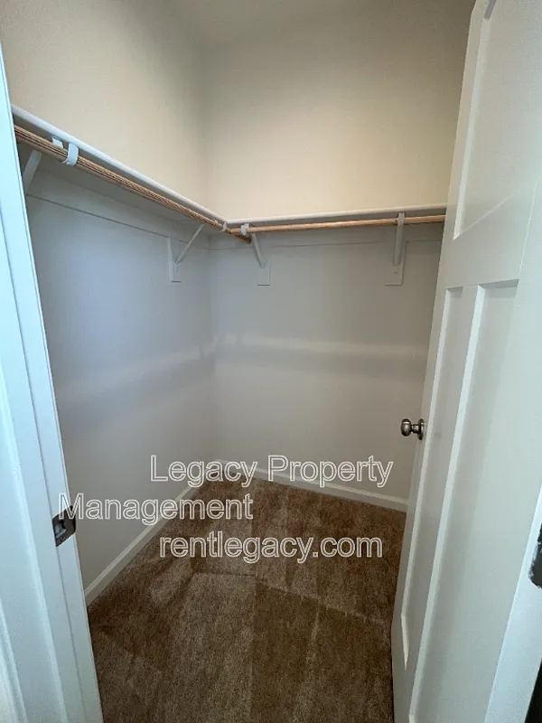 4 bed, 3.0 bath, 2164 sqft, $3,099 — Photo 2