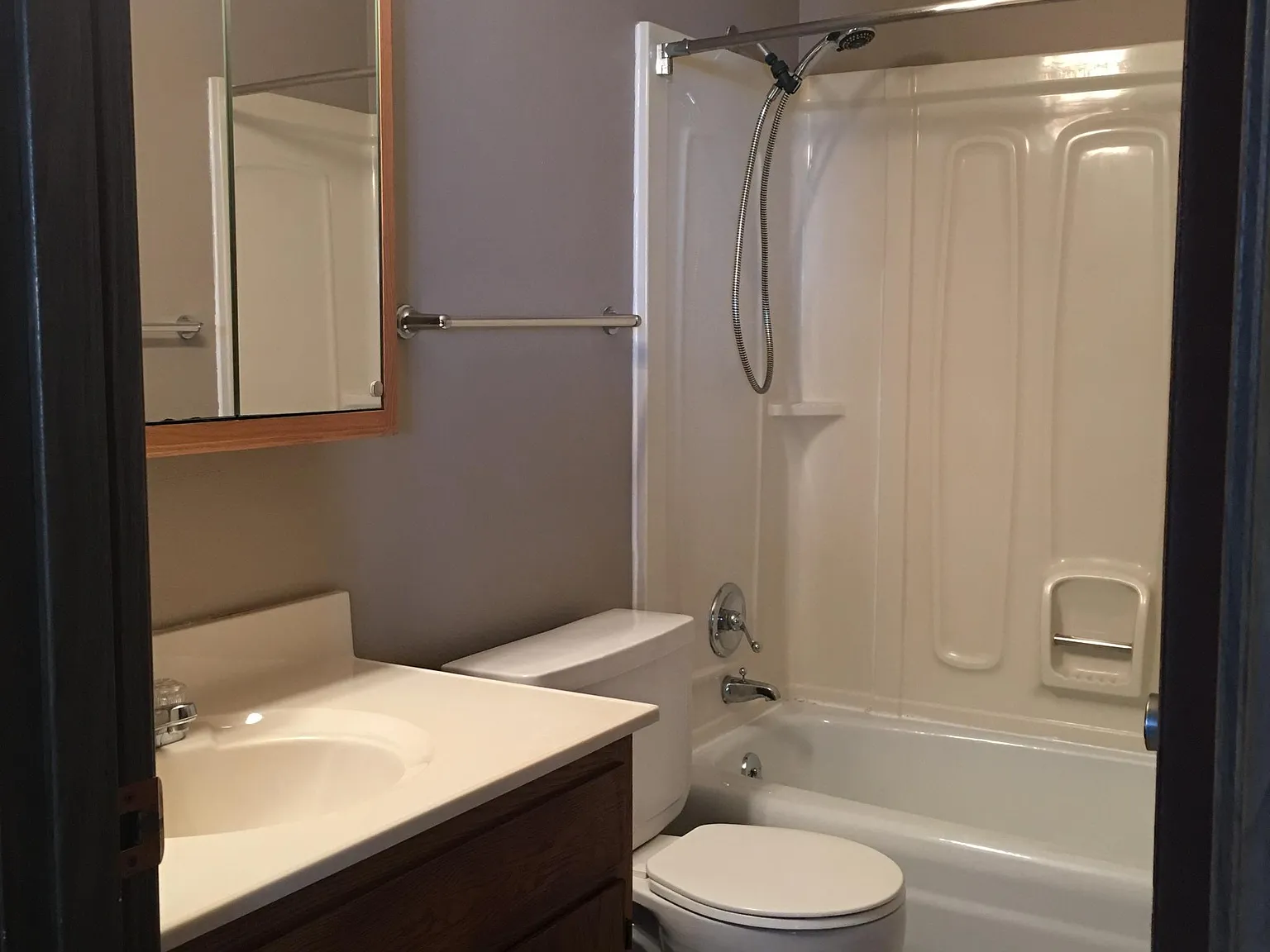 2 bed, 900 sqft, $750 — Photo 1