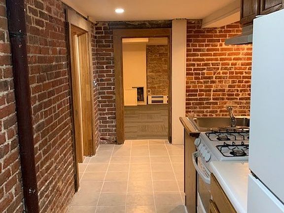 4th image of 1415 Race St Unit 4