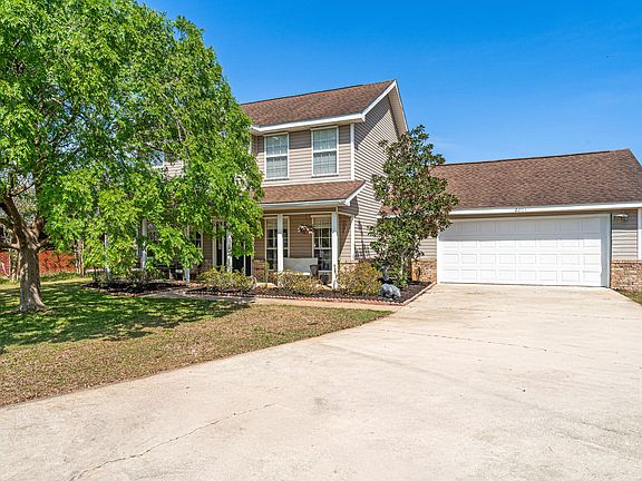 4th image of 2204 Creekwood Ct