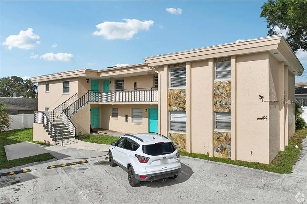 1 bed, 1.0 bath, 646 sqft, $1,400 — Photo 1