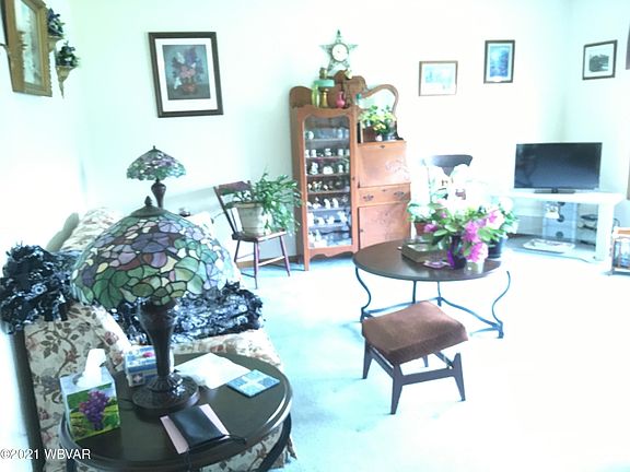 4th image of 169 1st Ave