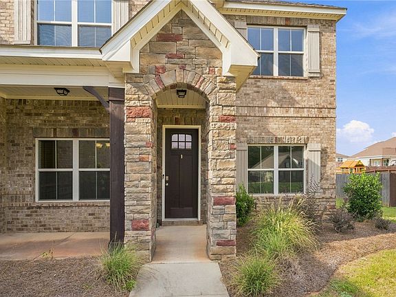 3rd image of 856 Violet Ln