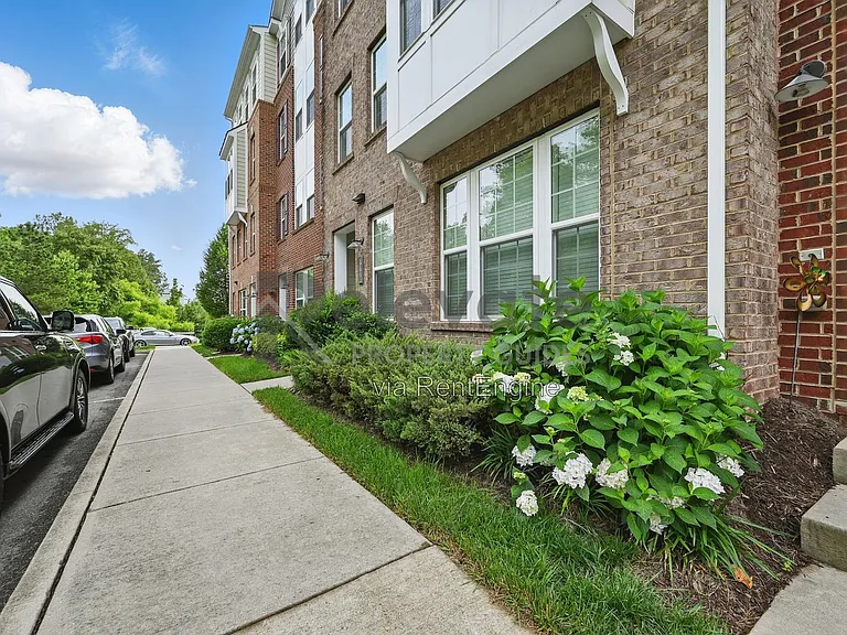 4227 Saunders Tavern Trl #B — Photo 6
