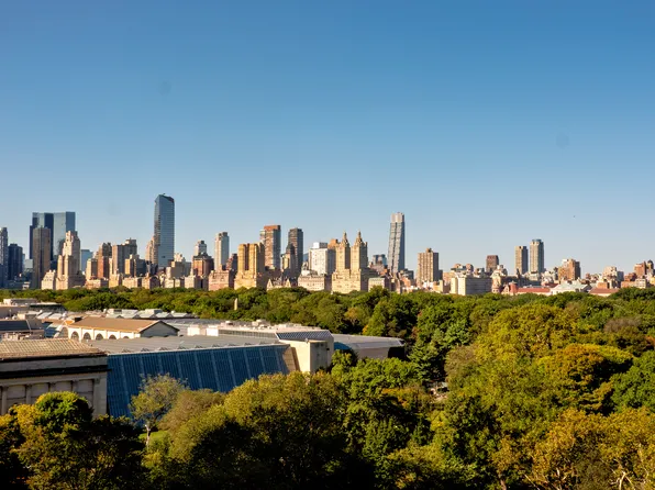 1050 5th Avenue image 7 of 14