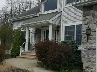 36 Ramapo Mountain Dr, Wanaque, NJ 07465