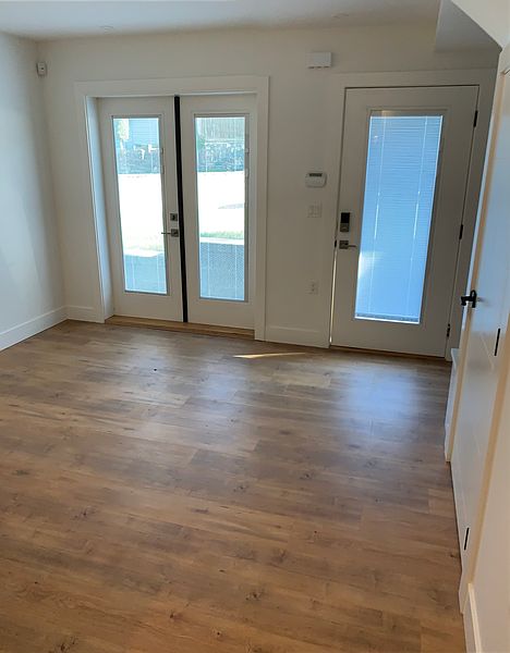 Vancouver House for rent - 2 Bedrooms — photo 2