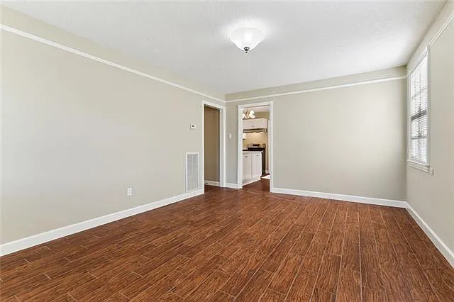 129 Stewart Ave — Photo 3