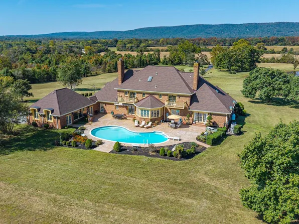 2821 Ingram Dr, Haymarket, VA 20169