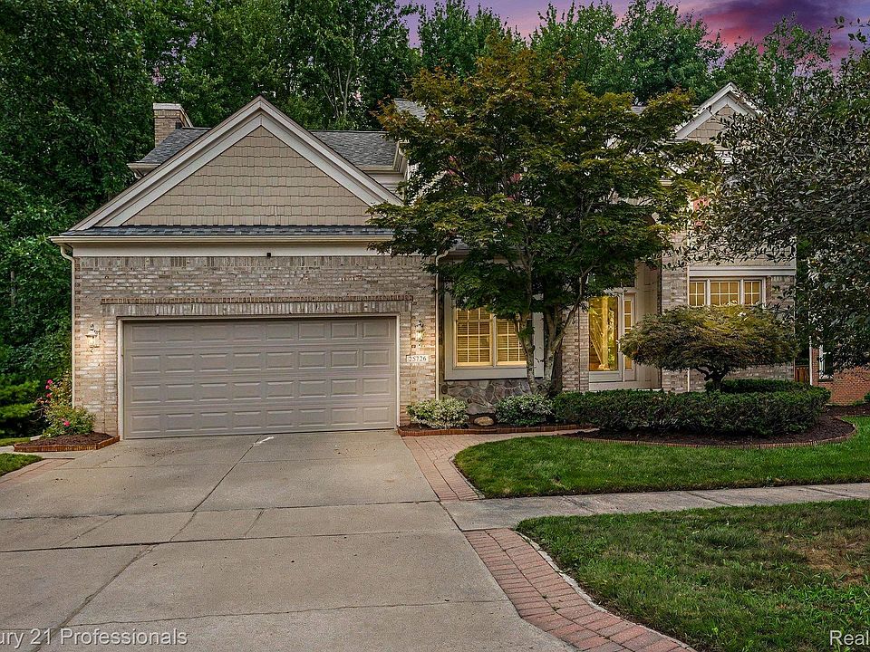 1st image of 25726 Groveland