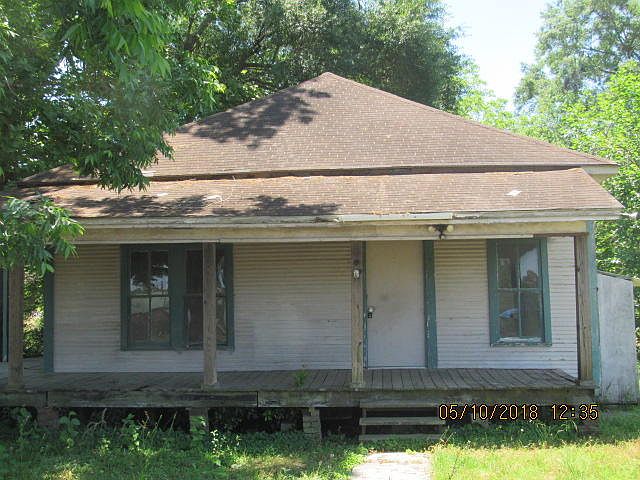 1st image of 609 S Railroad St