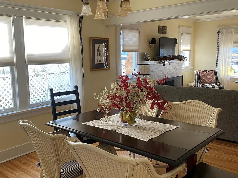 347 S Mount Vernon Ave — Photo 25