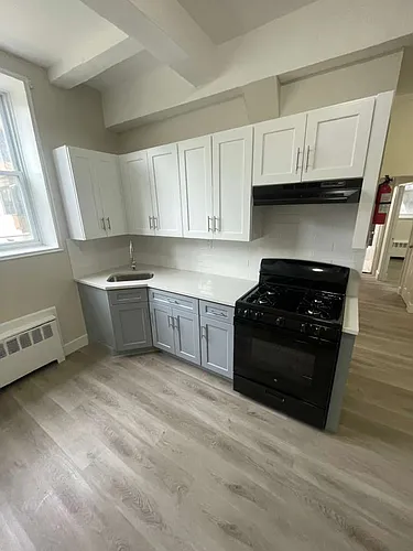 103 Chancellor Ave Photo 1