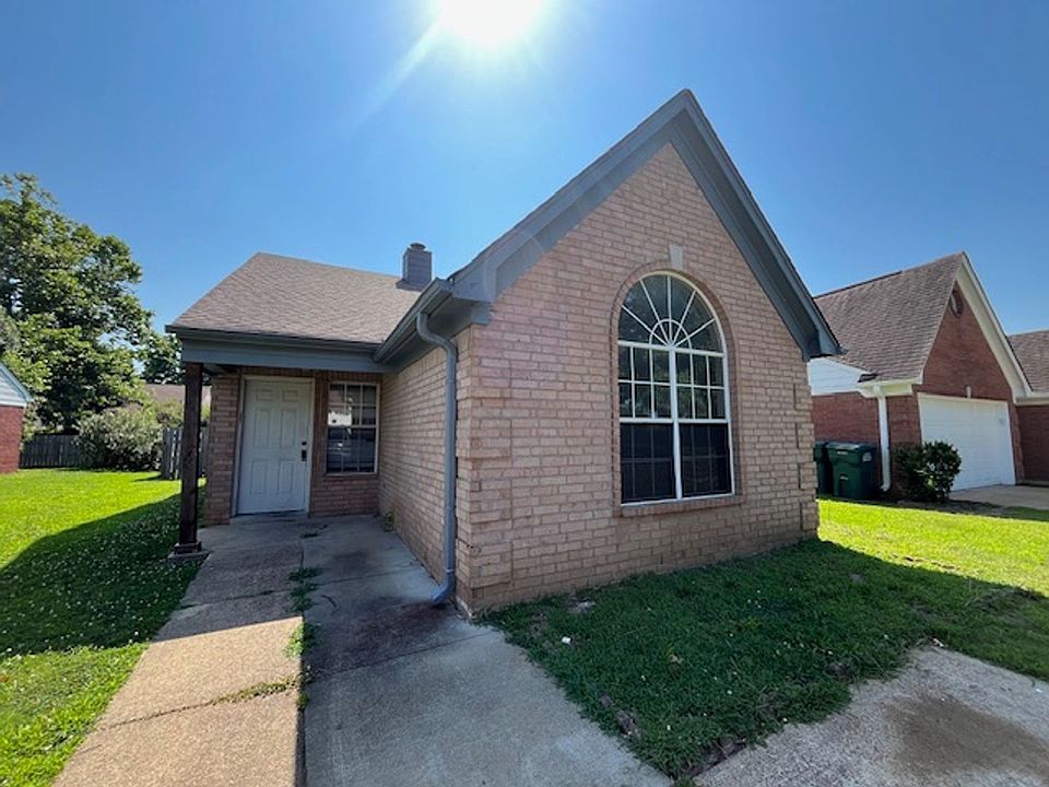 1st image of 5466 Kayla Dr