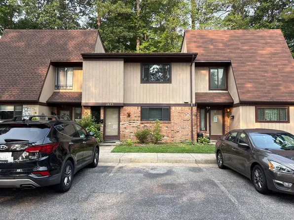 1023 Willow Green Dr, Newport News, VA 23602