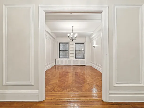 215 West 90th Street image 2 of 8