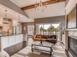 2931 Highwood Dr, Chanhassen, MN 55317