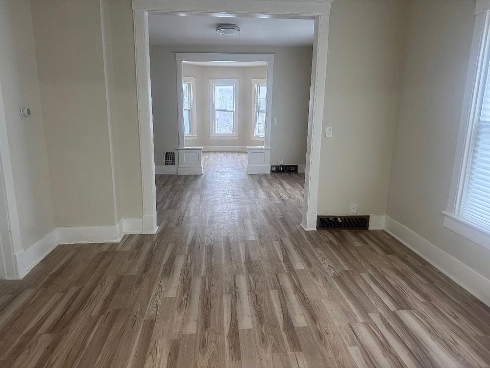 1st image of 70-72 Elizabeth St #1