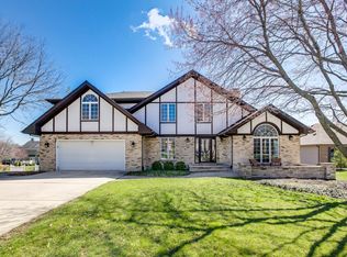 1005 Knollwood Ln, West Chicago, IL 60185