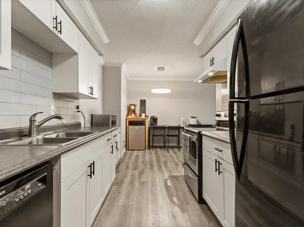 45598 McIntosh Dr #209, Chilliwack, BC V2P 7J3