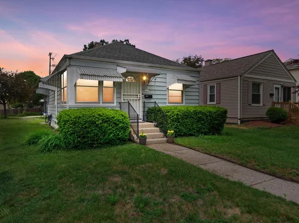 1818 E Fernwood AVENUE, Milwaukee, WI 53207