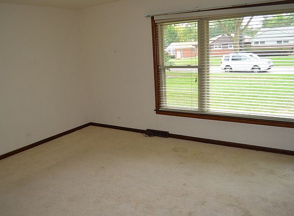 4th image of 1512 W Saint James Pl