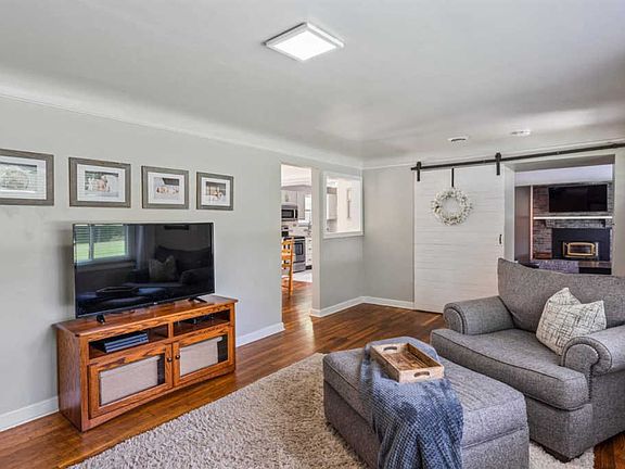 4th image of 6280 Rollaway Dr